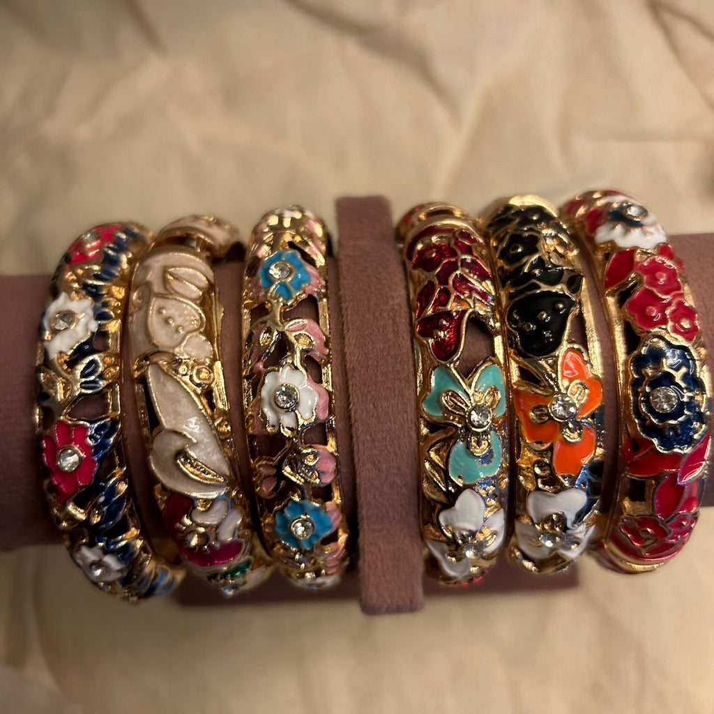 Webbed design bangles