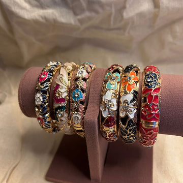 Webbed design bangles