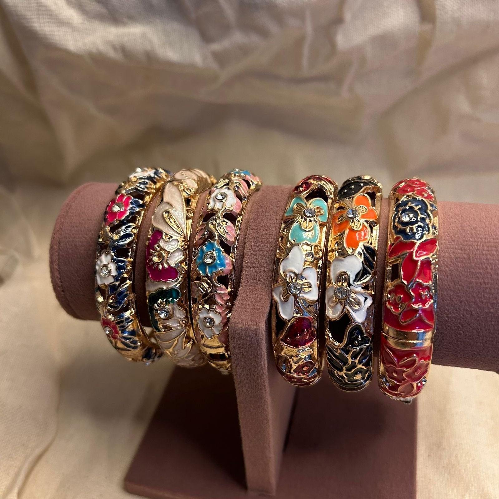 Webbed design bangles