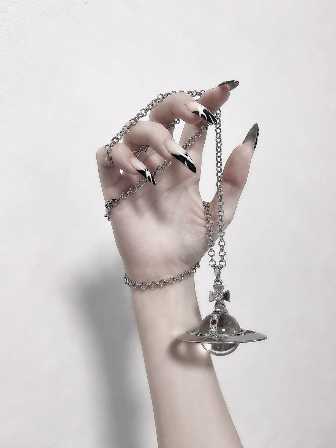 Vivi Grey & Black Orb