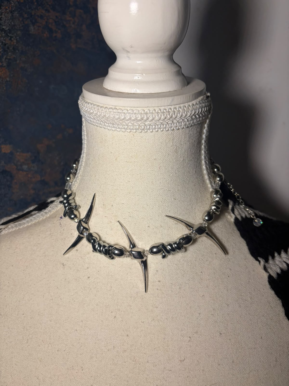 Spine Choker
