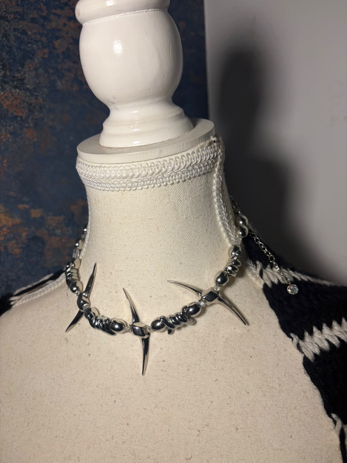 Spine Choker